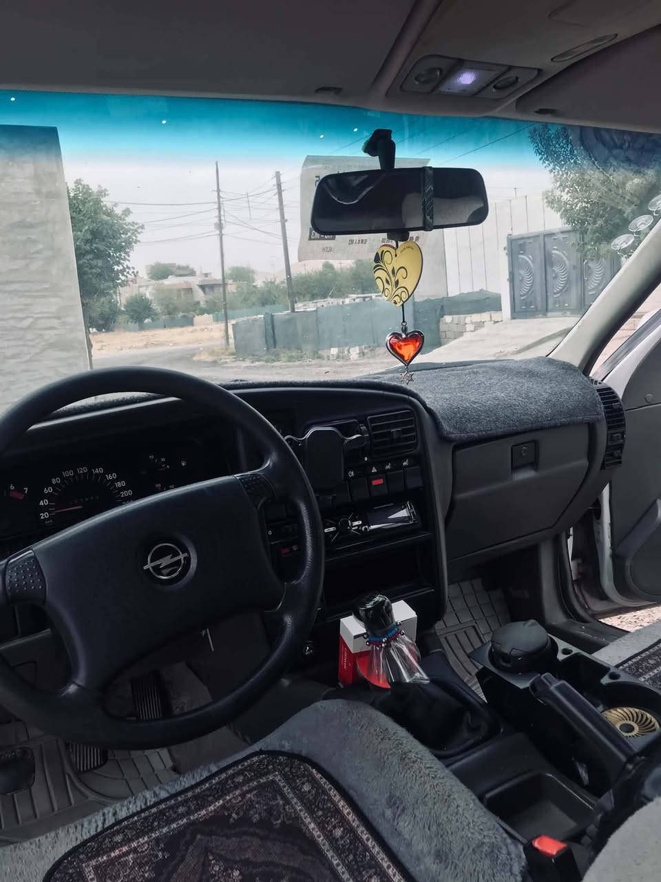 اوبل اومیگا موديل 93 سعر 47ورقه گير و محرك بلا شرت سياره مال بيت نظيف ماشاءالله سنوي جدید مكان بازيان سليمانيه شراي خابر ***********
