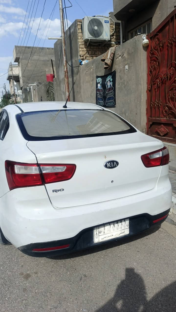كيا ريو ٢٠١٤ مثنى باسمي محرك وگير وحدادية شرط السعر٧٨ مكان السيارة بالسماوه.رقم تلفون***********
