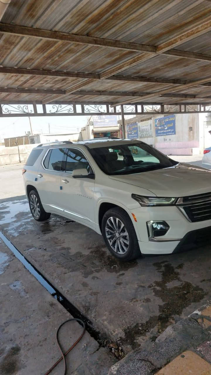 ترافرس موديل 2023، فئة بريمير، فووول مواصفات
لون أبيض صدفي، ماشية 108km 
سيارة حرة، مرقمة ميسان
 الحادث ورقم الشاصي مرفق بالصور
إضافة للسونار
السعر 250$
***********
