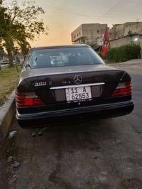 مرسيدس • ١٩٩٠ • رقم بغداد