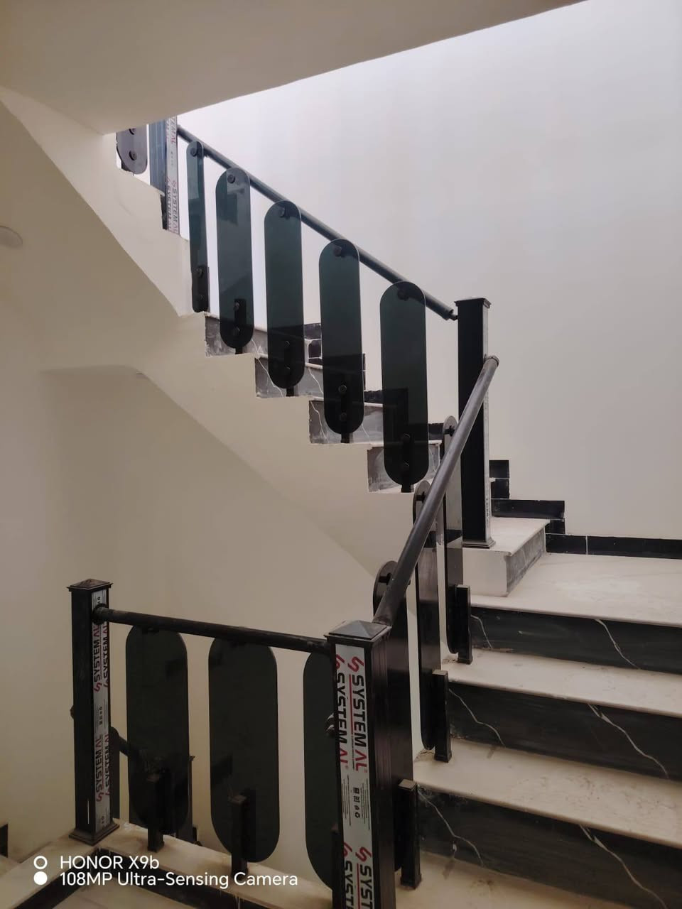 الموقع الهندسي • ١٠٠م • ٣ غرف