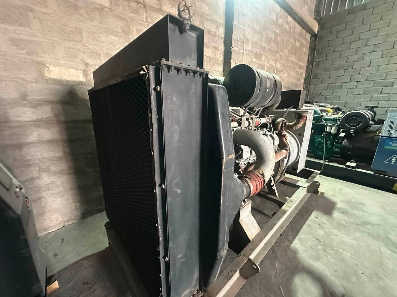 دايو دوسان اصلي
10سلندر 
450kva
تاخذها بشرط الحمل 
العنوان اربيل الصناعة الجنوبية 
***********

