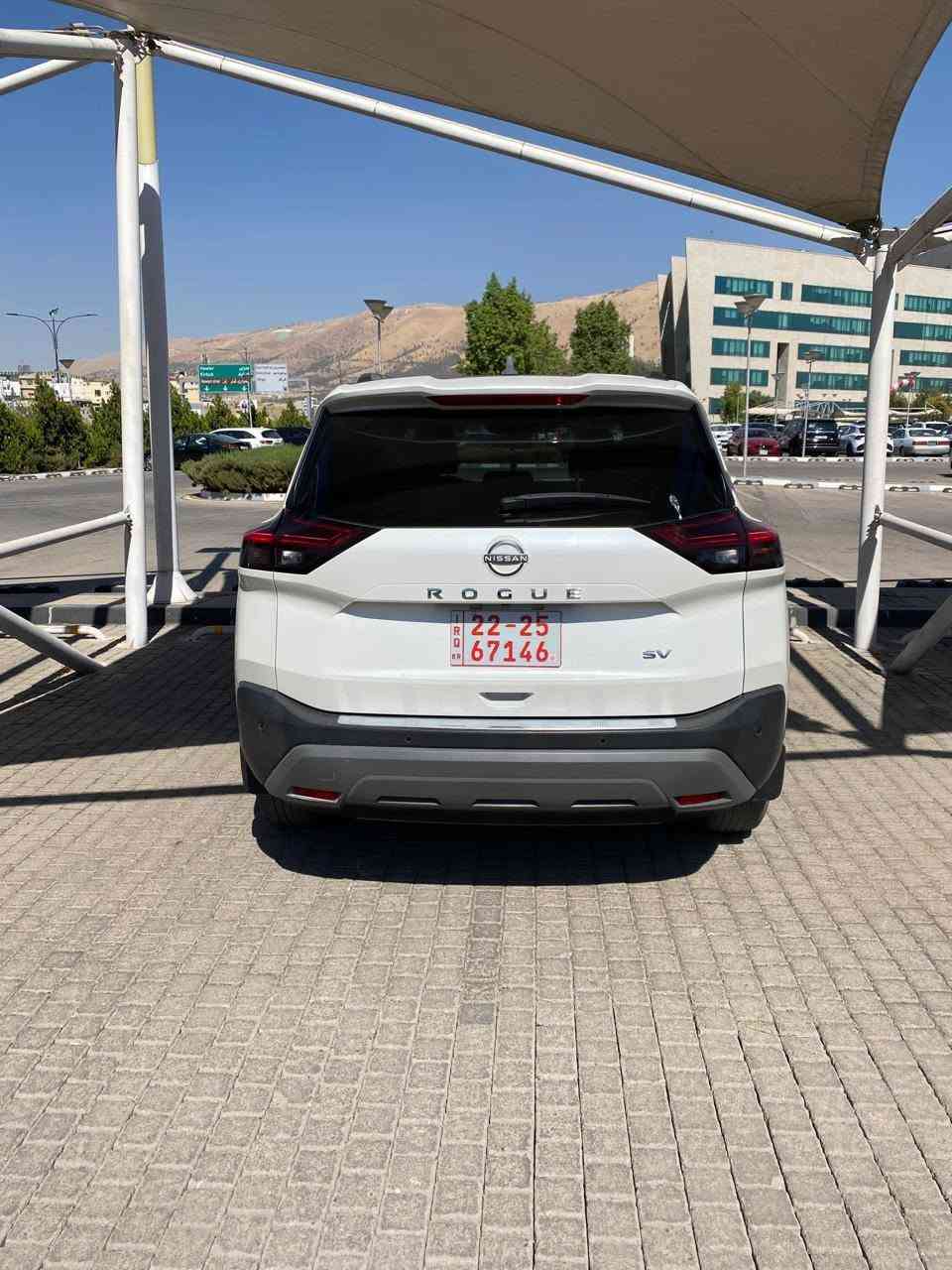 السلام عليكم  نيسان روج ابيض SV  بلاص ٢٠٢٣ رقم اربيل بانوراما مقاعد جلد داخل ابيض المرغوب فول مواصفات 3 بستن
الحادث فقط تبديل بونيد بدون ارباك حتى دعامية بلادي .
السعر  خاص 
مكان السياره كركوك ***********
