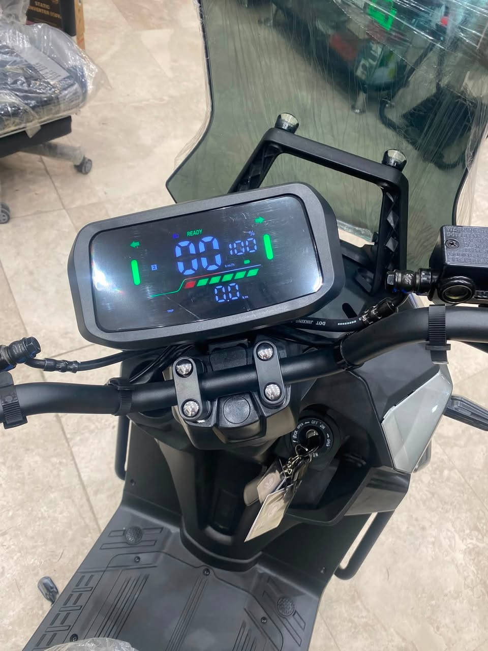 دراجه Huodi Tank3
بماطور 3000 w من شركه Huodi
ببطاريه ليثيوم فوسفات الحديد 55 Ah 84v
بجميع تفاصيلها اصليه♥️🫀

للتفاصيل اكثر زوروا موقعنا 
معرض الدوحه -زيونه- شارع الربيعي -مقابل مول جوهره بغداد
للاتصال 
***********
***********
