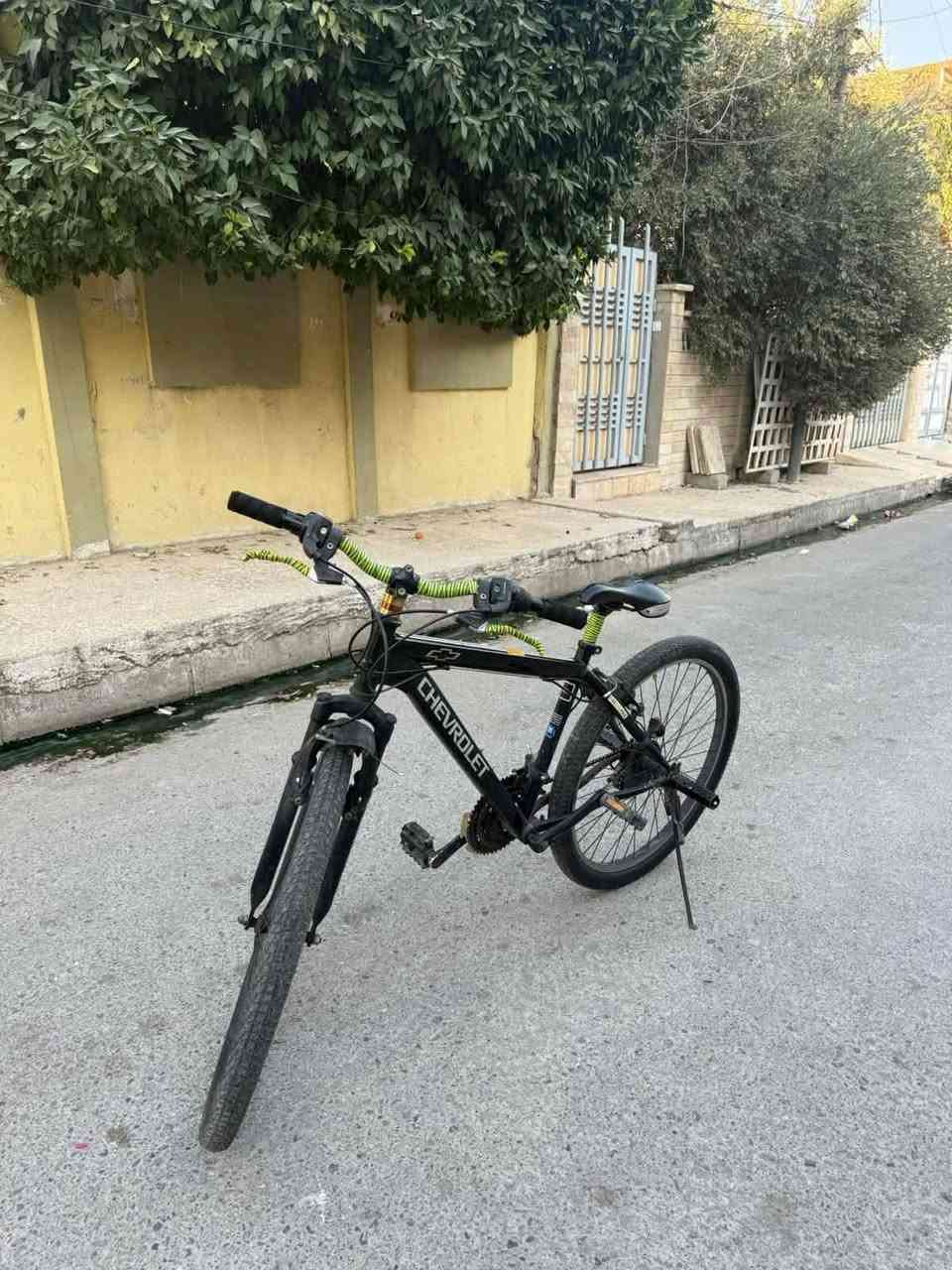 بايسكل  للبيع 

حييل نظيف 

بايسكل شوفرليه امريكي غني عن التعريف افضل شركه 

السعر 100وبي مجال 

للتفسير فقط واتساب***********
