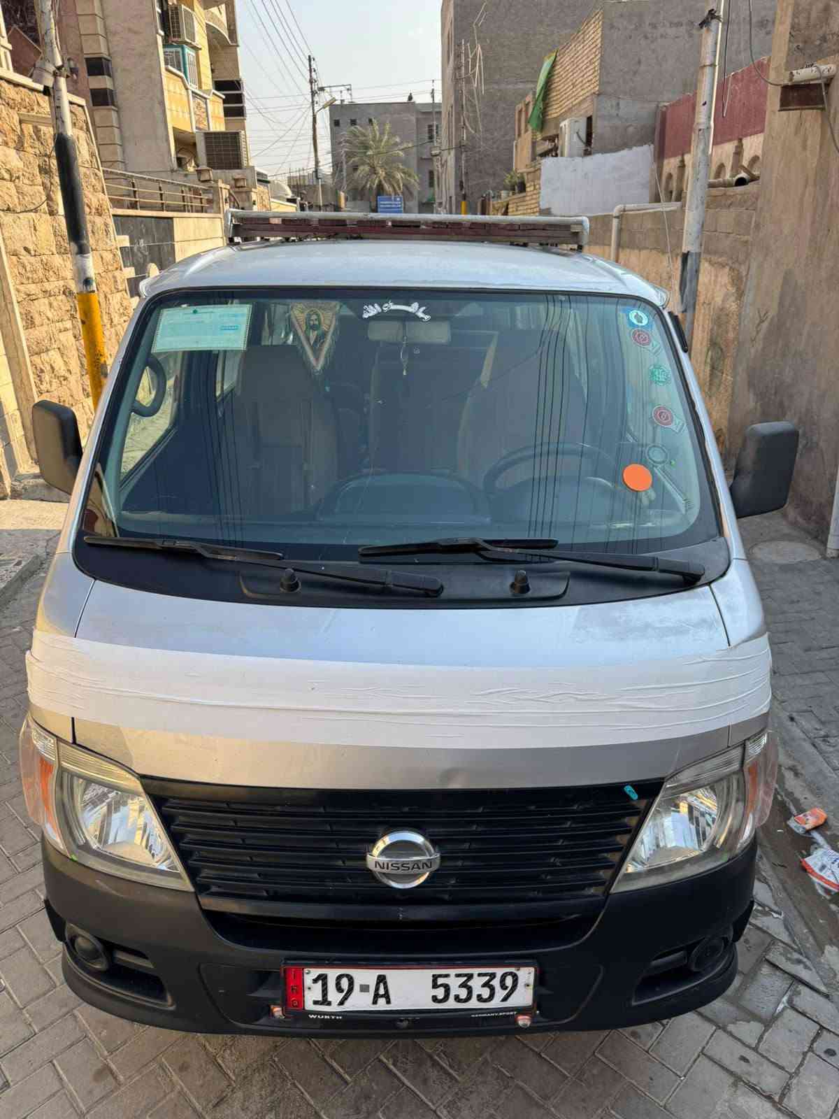 السلام عليكم المكينه و الكير واكسن و وكفاله عامة سياره بيه رش بطويله فقط وسياره باسمي 
العنوان بغداد 
الرقم ***********
