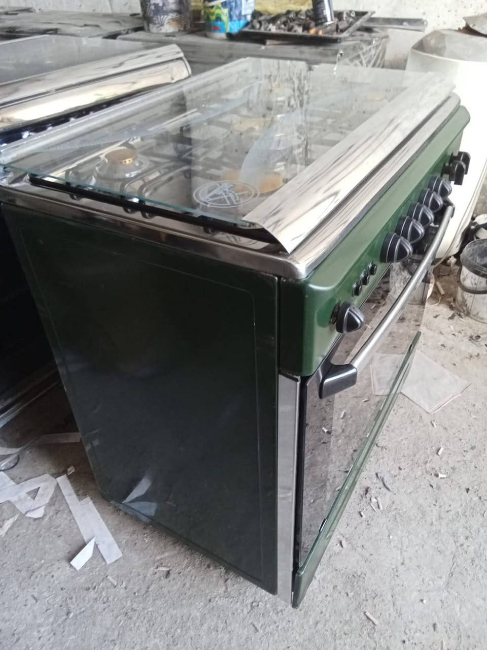 فريش 200قفل قفل قفل قفل عيون نحاس اصلييااتتت عنواني بغداد حي البتول للتواصل خاص او على ***********
