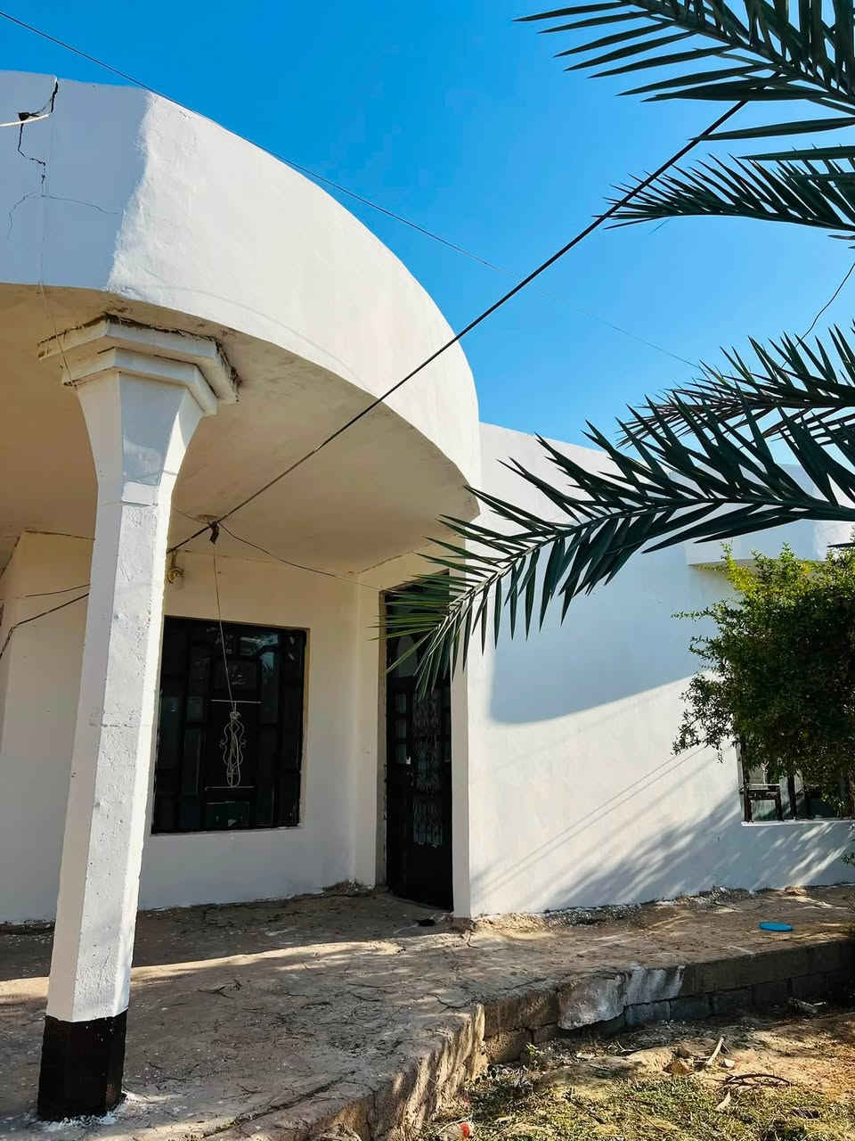 السلام عليكم
بيت للبيع مساحه 320 متر
يتكون من ربعة واسعة وهول
وغرف ثنين ومطبخ وصحيات 
وحديقة وكراج
المكان عرب حسين الجريش / بلضبط بلتقاطع
السعر 37 وبي مجال
للاستفسار(***********)
