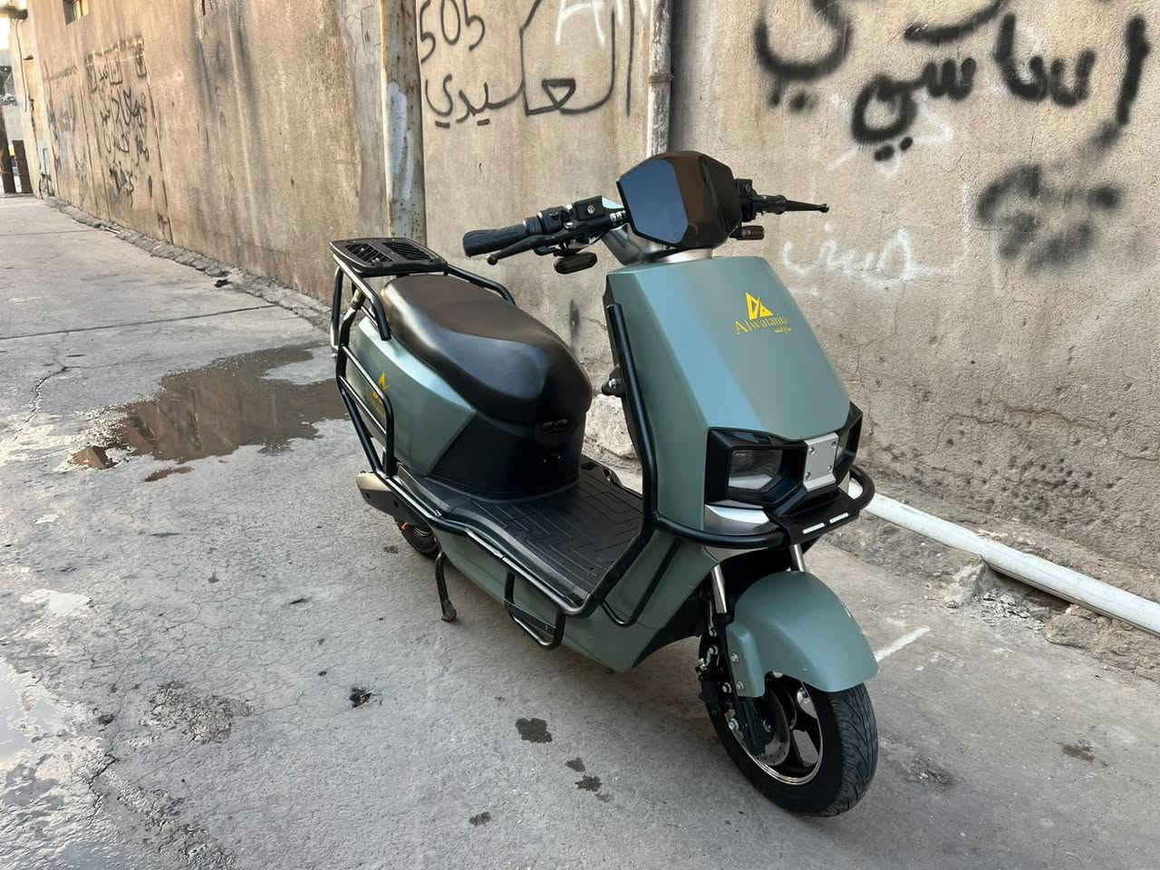 ماطور شحن الوطنية المدرع يكون 6بطاريات سرعتو  85 لمدة 50 كيلو السعر 800 وبي  مجال***********.
