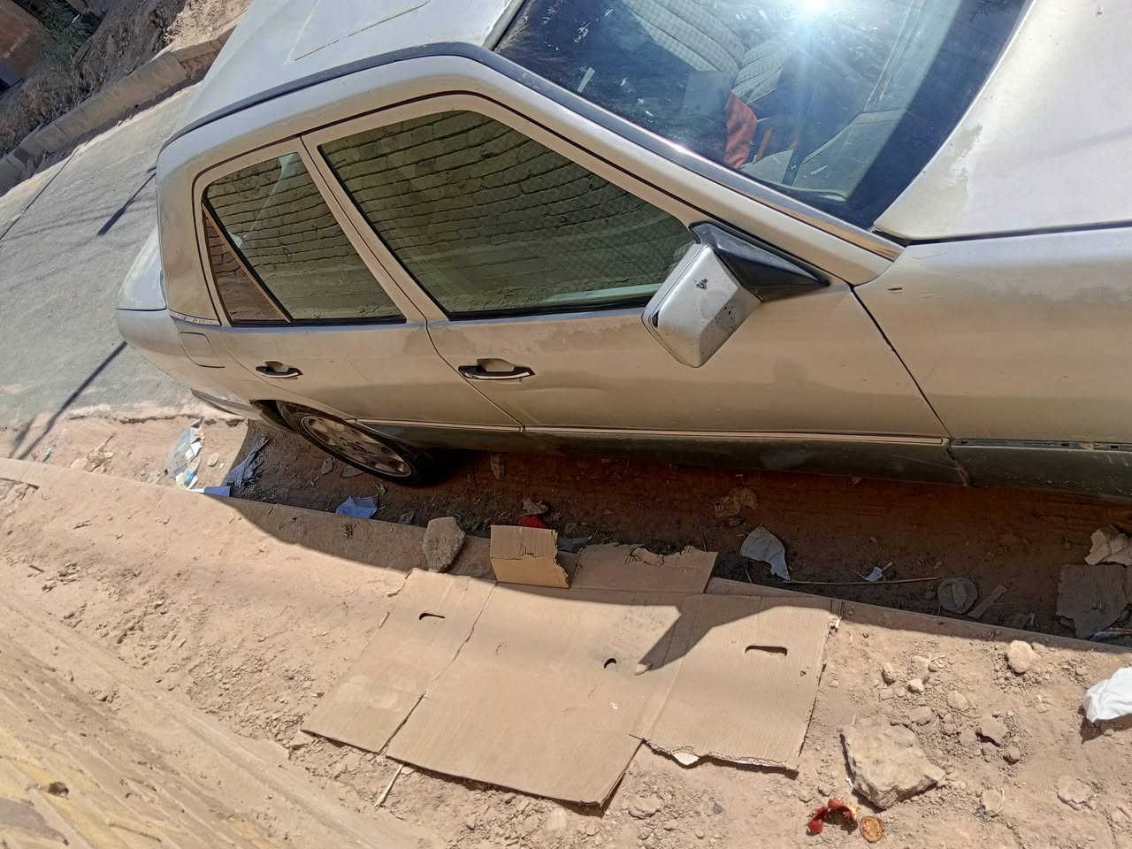 السلام عليكم بيع مستعجل مارسدس لبيع سياره من حداديه طخم تاير مكينه وكير  كله جديد. تبريد منضومه جديده بس كمبريسره  يفصل فقط وسياره جاهزه من جميع نواحي بديه جارد  رقمه صلاح دين  صاقطه نهايت الخمسه وعشرين راعيه يريد مداور سعره 38وبيه مجال   مكانه ناصريه شطره   
رقم ***********
