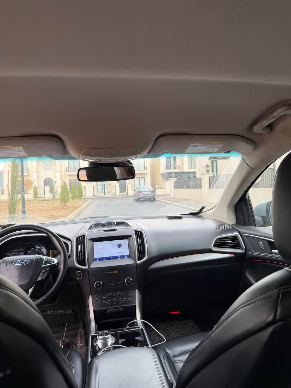 Ford edge 2020 SEL
***********
نرخ - 128$ 
فورد ئيدج مواصفات SEL موديل٢٠٢٠  
ماوەی رۆشتنەکەی ١٠٦ هەزار هەموو گيانی بە شەرت گێر و مەکينە کارەبایي زۆر پاك ماوەتەوە کوشين هيتەر و جلد گێچ ئەليکترۆنی شاشە گەورە گێر ماوس تەنها بۆنيت سبوغ ناوی نەگرتيە بە شەرت 
پەرەشوت بەس سوکان تەقيوە أربيل, العراق
