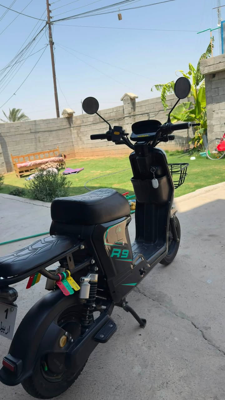 دراجه شحن R9
5بطاريات فول 
4سرع 
الدراجه نضيفه كلش استخدام قليل 
مديل2025
السعر خاص او الاتصال 
***********
