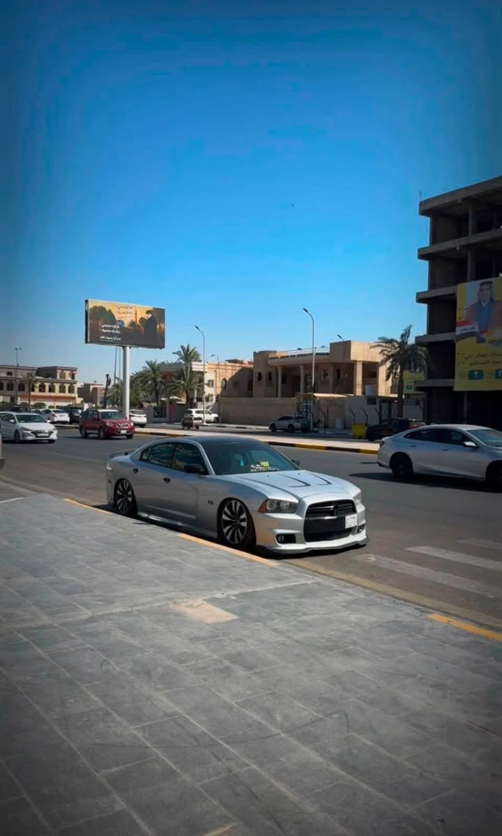 جارجر R/T خليجي وكاله العرصات
فول مواصفات السياره 
مديل 2012 رقم بغداد مشروع وطني(شرط التحويل ) 
الصبغ الي بالسياره خشم الجاملغ(قطعه وحده) والسياره كلها ليبل واحد يعني بدون تبديل ولا قطعه 
وبيها تفاصيل بسيطه بعد شوف العين
وسياره عليها اهواي سوالف وصرف
١ جوبلس كات باك 1500$
٢ كزوز SRT كامل 600$
٣ شوته K/N  300$
٤ كاج كان 100$
٥ تفريغ + برمجه 200$
٦  دواخل كاربون فايبر + ستيرن كاربون فايبر 500$
٧ عيون شيطان متغير 200
٨ منظومه نار بالكزوز 300$
٩ اناره داخليه دشبول بيبان + دشبول كنتارا 300$
٩ واهم شي عليها مكينه جديده مال مديل 19 قويه ومكفوله مكلفتني اكثر من ٢٠ ورقه
١٠ حداده اماميه + خلفيه كامله على اخر حبايه + تخم تايرات جديد كلهن توني مبدلهن يعني أدامه كامله 
١١ ولف حماوه ريسنك+ بلكات ريسنك ٣٠٠$
وباقي سوالف بسيطه من لحايه وغيرها واضحه بالصور
والسياره
 كامله مكمله مايحتاج تصرف عليها ربع دينار حتى جوبلسات توني مبدلهن جدد + بعدهن داخل الضمان . 
دهن كله اصلي وقبل كم يوم بدلته والبانزين ما شامه غير المحسن والسوبر
والسياره قبل اسبوع طلعتها من المركز بوليش وحمام
سعر 155 وبي مجال بسيط للشراي
او مراوس بكوري
تفاصيل على رقم
***********
مكاني البصره

