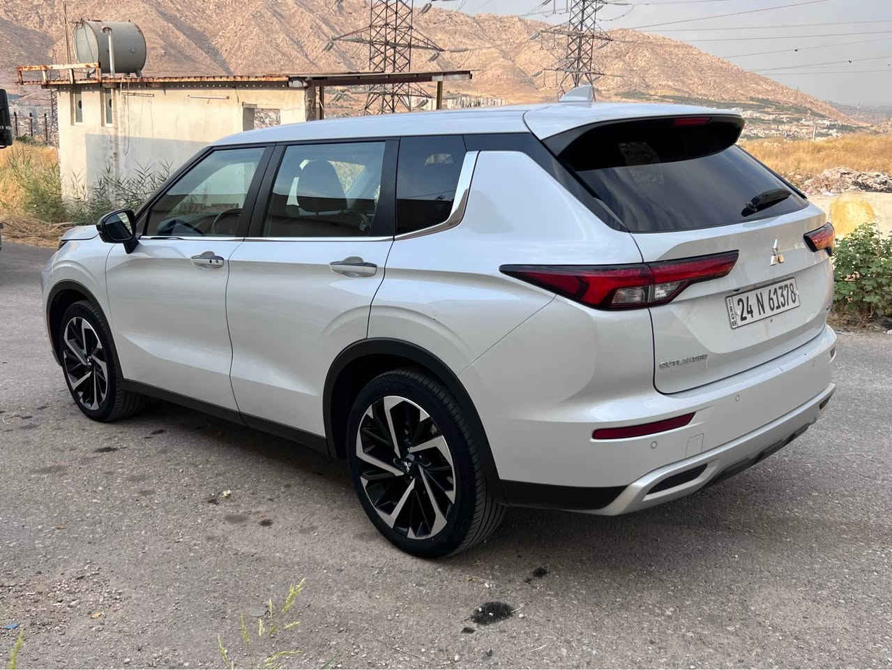 للبيع نقداً… ميسوبيشي اوتلاندر موديل ٢٠٢٤… محرك ٢٥٠٠ تنفس طبيعي… كير اوتو… شاشة وكامرة ٣٦٠ درجة… رادارات جانبية وامامية وخلفية…. ٧ راكب… بيهه جاملغ السكن وشبر من الباب صبغ شرط بدون دواخل… رقم وسنوية جدد…. المكان دهوك… السعر ٢١٠ ومجال… للاستفسار 
***********
*********** دهوك, العراق
