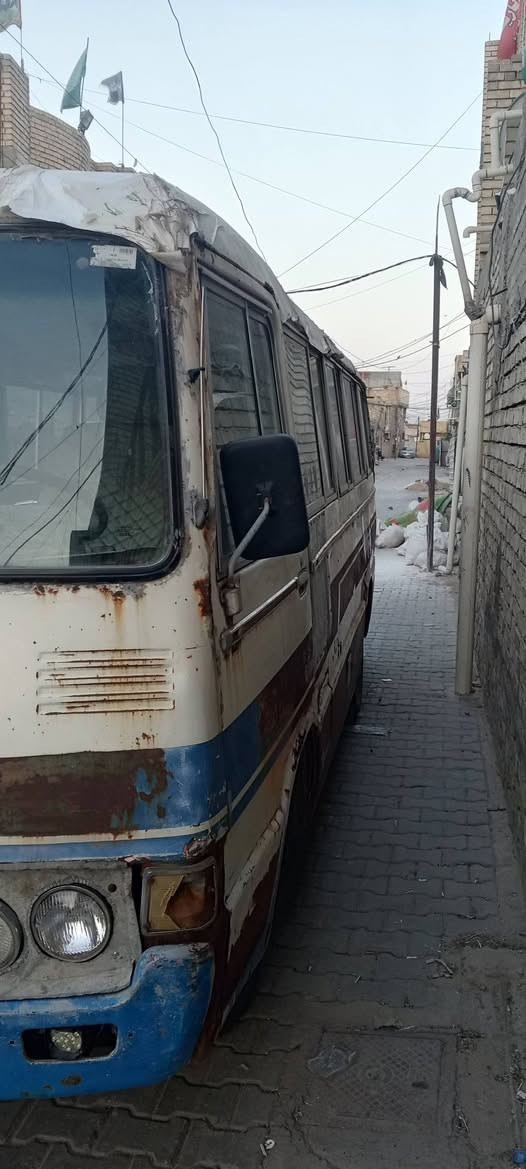 سياره للبيع وبيه وكالة سعر 22ورقه وبيه مجال بغداد الشعله وهذ رقم ***********
