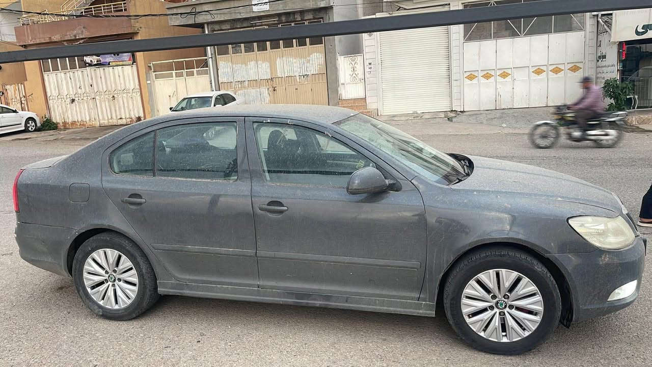 سكودا 2010
***********
سكودا بيلاد  مكينه 16
گيرو مه كينه ي به شه رتي هه زار فيته ر
بوغاريشي نييه 550 هه زار غرامه ي تيايه له دوايمعامه له 
ايگه رينمه وه بوت 
مه كينه ي لوك لوكي بو به ستراوه 
تاقم تايه و  ويلكه بي لوكي بو به سراوه 
ناوي لوك لوك 
بيشو دواي ده عمي نييه 
به شه رتي 
چركه يه ك ته قه يه ك عه بوو 
ده گه لات بو ده برم 
بلاجيك توري شه ريكه ي بو به ستراوه 
تحويل غرامه براوه به شه رت 
فحسو هه زه ي تازه 
سليماني 
49معامه له يه كي زوررر كه مم
