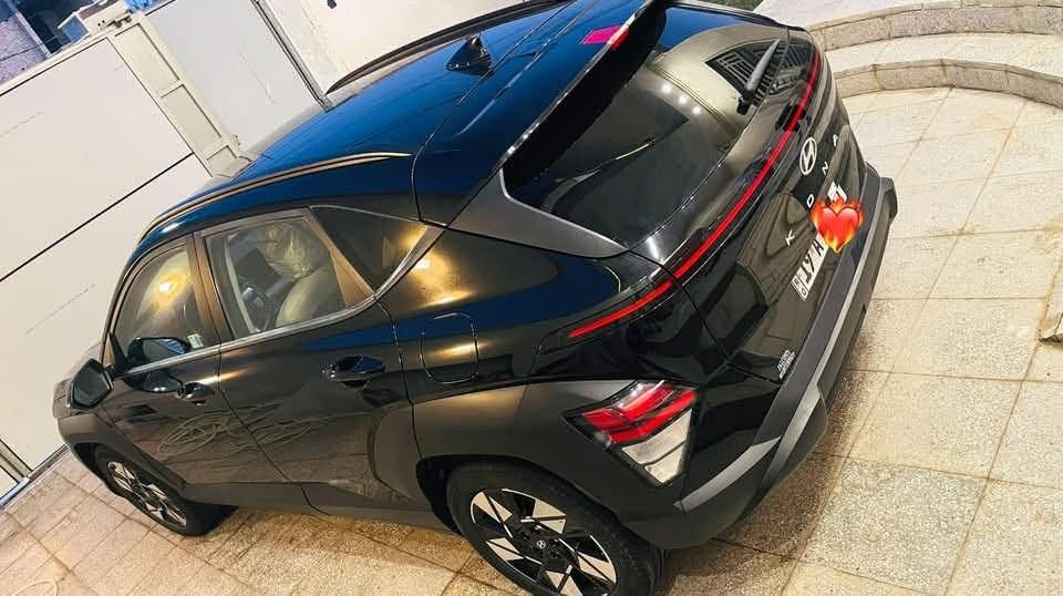 🚘 للبيع Hyundai Kona 2024 – وارد أمريكي

🔹 الموديل: 2024
🔹 اللون: أسود 🖤
🔹 المحرك: 2.0 DOHC
🔹 الممشى: 40 ألف ميل
🔹 المواصفات: فول أوبشن تقريباً، عدا فتحة السقف
🔹 الرقم: كربلاء والسيارة بكربلاء وبأسمي.

✨ المواصفات:
• تشغيل عن بُعد
• تدفئة كشنات
• شاشة متصلة
• كير تعليك
• تبريد قطعتين
• داخل جلد ابيض
• رادارات امامية وخلفية
• مثبت سرعة
• نظام تنقية الهواء والروائح داخل السيارة
• سبير مانازل وبحالة الشركة

✅ السيارة نظيفة جداً ومرتبة من الداخل والخارج وبيها كثير مواصفات.

⚠️ بالنسبة للحادث:
حادثها أمامي، عكس السياق، والضرر كان خفيف جداً وتم تبديل القطع المتضررة، وكل التفاصيل موضحة بالصور .

السعر:  176 $ ورقة
📍 للتواصل ***********

نص مكتوب في الصور:
- Galaxy Note20 Ultra 5G
- 000-40628235 - 10/22/2024 - IAA Inc.