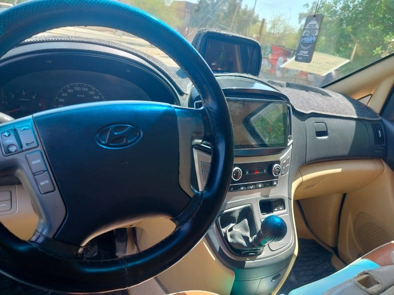 استاركس موديل ١٩ مكفوله فقط ربع البنيد بيه صبغ أثر صقوط باب المنزل عليه مكينه لاتبخير ولاتنقيص حساس خلفي ويل كروم دوشمه عامه جديده سنويه وأرقام صار شهرين من جددنهان مكانه نجف سعر ٢٣٥ وبيه مجال ***********
