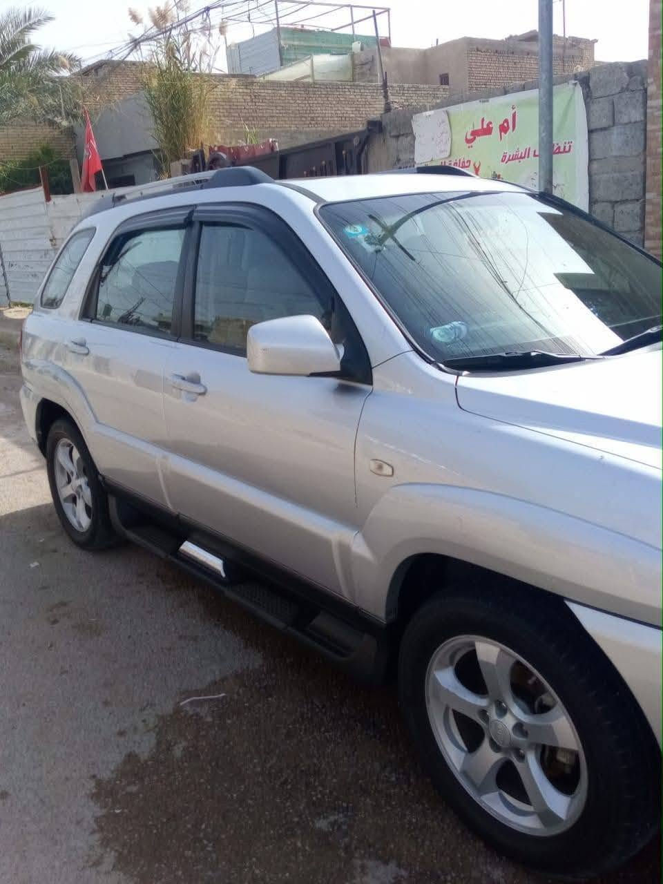 السلام عليكم سيارة سبورتج 2009 وراد خليجي  ماشية 293كم مكينة 2000 سيارة خير من الله حدادة وصدر  
فتحة بانوراما
مري شفط
تبريد ثلج❄️
السعر 115 ورقة وبيهة مجال 
الرقم *********** العنوان شهداء البياع
