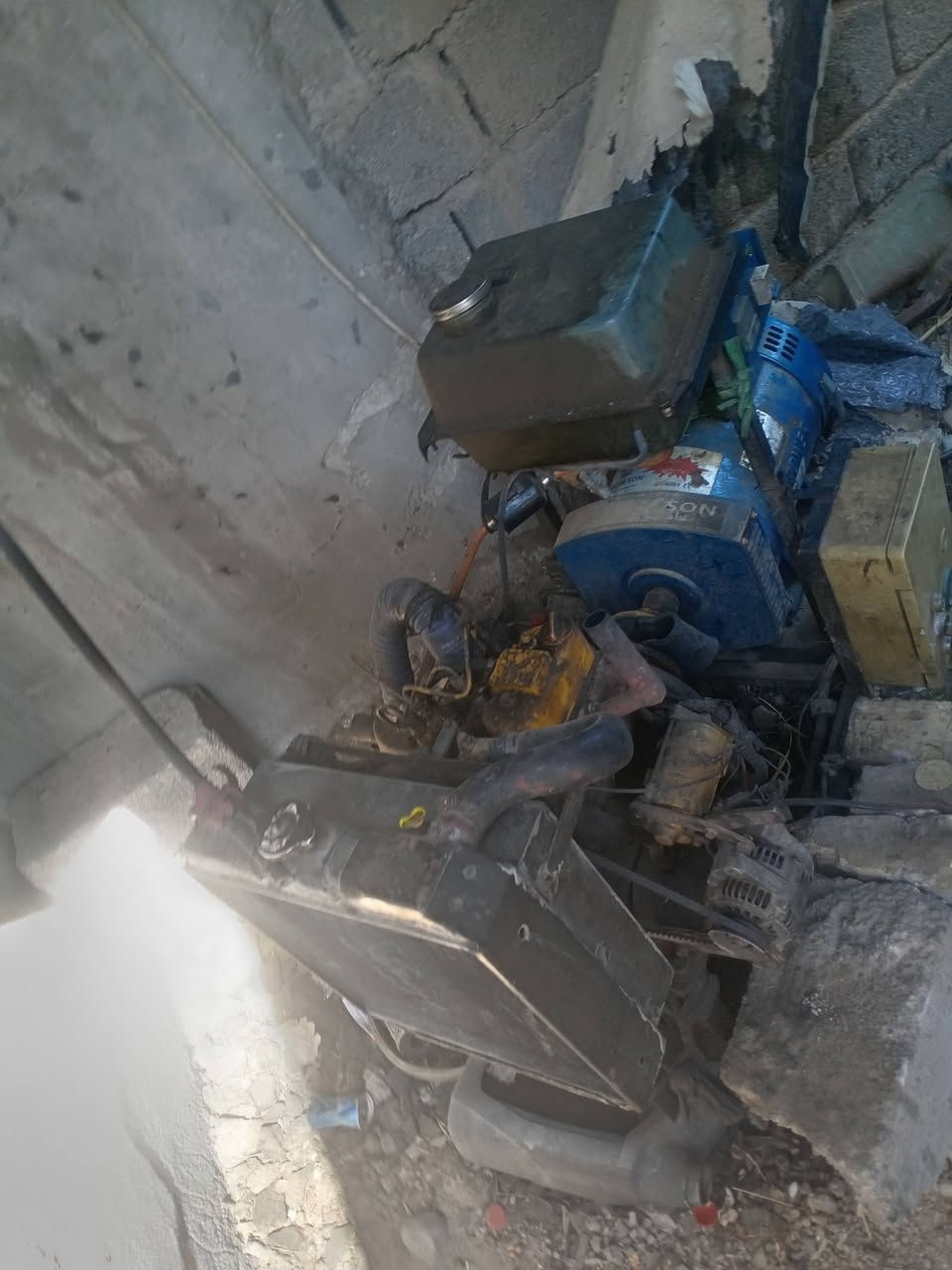 كابوته ينمر ثنين بستم  شقال  1، ملف جديد سبعه ون2سلف جديدشقال 3راديتر جديد تبريد ماي   4جيب باتري وشقل  5مكان كوت كبال محطه جديده ضواءواسط لستفسار الرقم ***********
