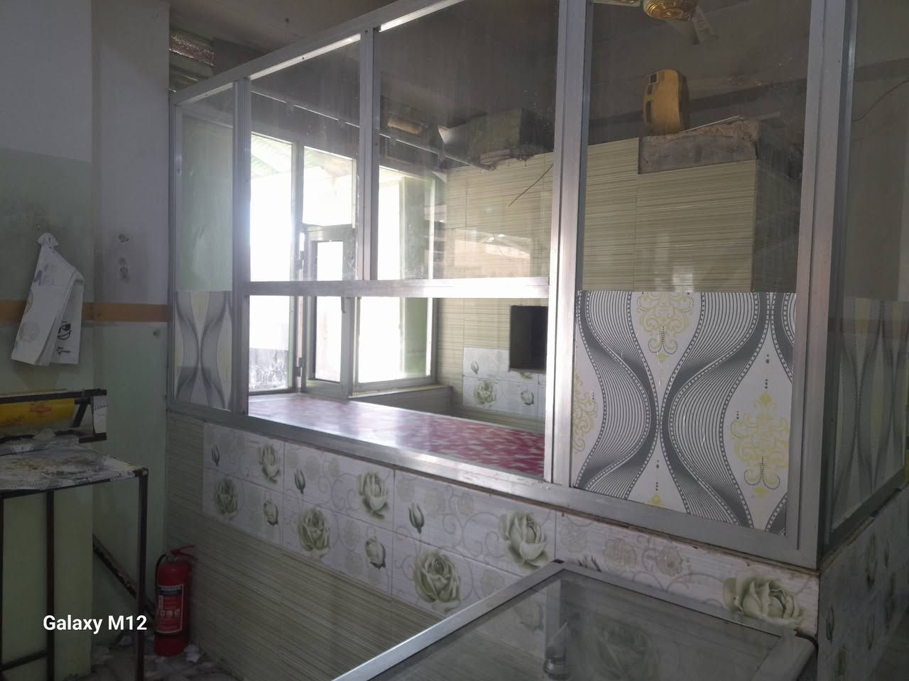 السلام عليكم---مطعم للبيع في شارع النائب  لعدم التفرغ،، مطعم متكامل الغراض لا يوجد فيه نقص للإستفسار  الاتصال ***********  يوجد واتساب
