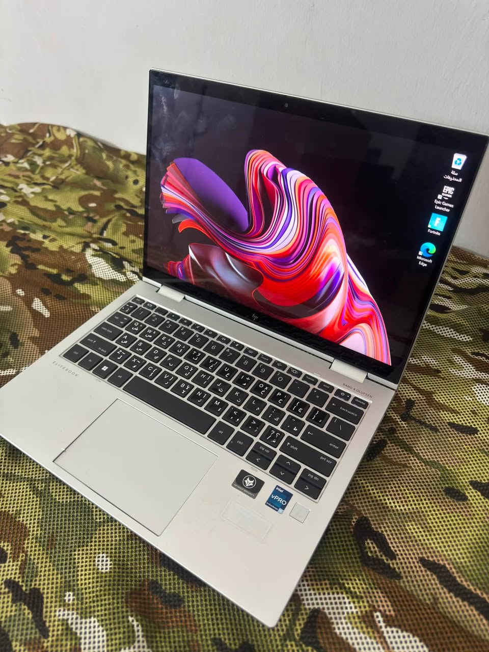 السلام عليكم
HP Elite x360 830 G9 2-in-1
* شاشة 13 إنچ
* المعالج: Intel Core i5-1245U
* الجيل 12th Gen
* Windows 11 Pro
* HP EliteBook فئة أعمال
* 2-in-1 يعني الشاشة تنقلب ويصير تابلت
* بيه بصمة
* Intel vPro
* كيبورد عربي/إنكليزي
* صوت Bang & Olufsen
*بصمه وجه
*هارد 256 SSD 
السعر((((450))))
مكاني بصره
***********
