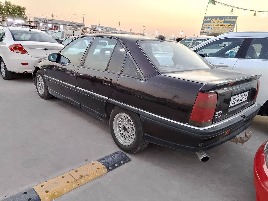 ماشاء الله تبارك الرحمن
سعر(30 ) $ وبي مجال بسيط 
سلام عليكم اوبل اوميكا للبيع موديل 1992CDحجم 20 رقم اربيل انكليزي جديد سنوايه لحد2029 جديد تحويل ثاني يوم بدون ضربة بدون خياس باقي على وضع الشركة سلايت قفل مركزي بس صبغ عام للجمالية بدون اي حادث باتري جديد اربع تايرات جديدكهربائيات كلهة شغال  سعر 30وبي مجال للاستفسار *********** أربيل, العراق
