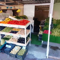 للبيع محل مخضر كامل مع جميع ملحقاته يوجد بل محل خط وطنيه+ مولده عنوان ...