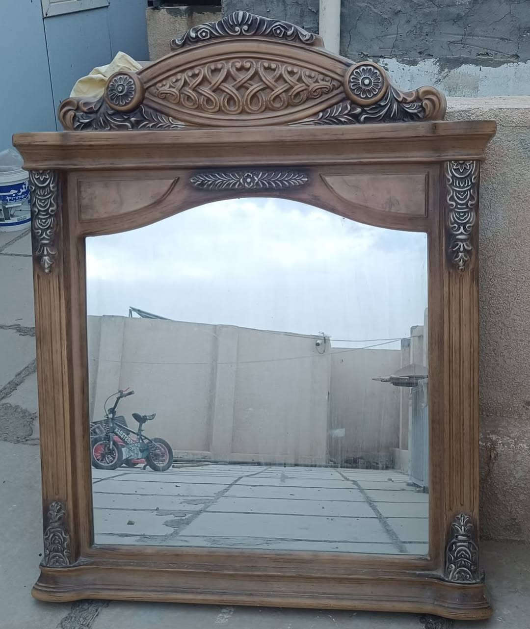 مرجوحة • مرايا خشب • باب مستعمل