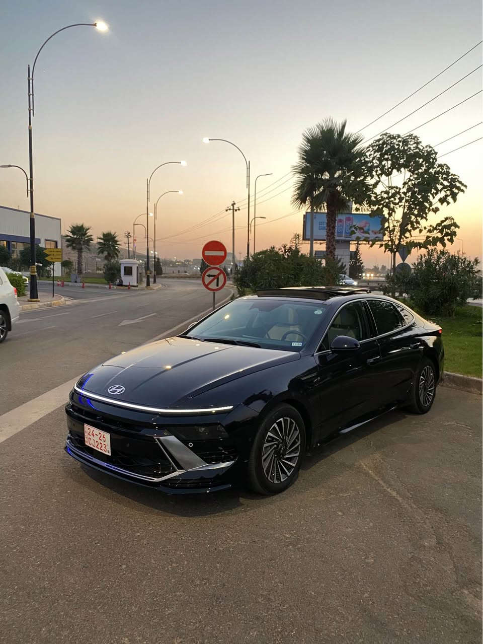 Hyunda Sonata hybrid 2025 LIMITID
سارة مكفولة كفالة فولل فولل مواصفات 
محرك 2.0 هايبريد 
شاشة ١٢.٣ انج گيج الكتروني نفس الحجم 
شحن وايرليس فتحة بانوراما 
كشنات جلد و كهربائي و كشنات تدفئة+تبريد و خزن 
ستيرن تدفئة 
و الصندوق شفط يعني سيارة فول فول مواصفات 
فتل رادار و حساس أمامي و خلفي و المراية 
٤ كاميرات ٣٦٠ درجة 
و بالسويج يمشي امامي و يرجع لي ورا 
يعني من تكول limitid تجي فول مواصفات 
ضررها فقط حافة البونيد صبغ بدون دواخل و ارباكات ب شرط 
سعرها بلاشش ٢٠٥$ ورقـــة و بيها مجال 
للأستفسار عن السيارة اتصل على هذا الرقم 
كورك-واتساب 
*********** سميل, دهوك
