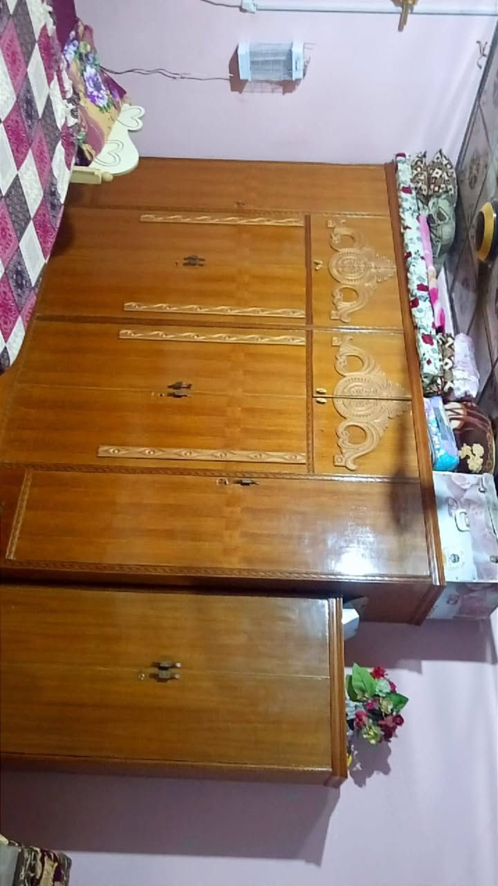 غرفه البيع
على اهذ رقم بي واتساب 
***********

