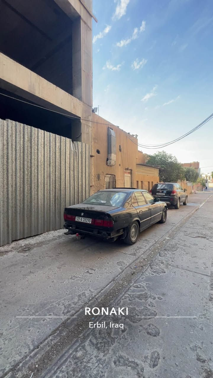 525 كير عادي كيرو مكينة بشرط رقم هولير سنوي جديد بيطاقة بانزين موجود مابي اي مسرف. ***********
‏*********** كركوك, العراق

نص مكتوب في الصور:
- RONAKI
- Erbil, Iraq
- ماشآ الله