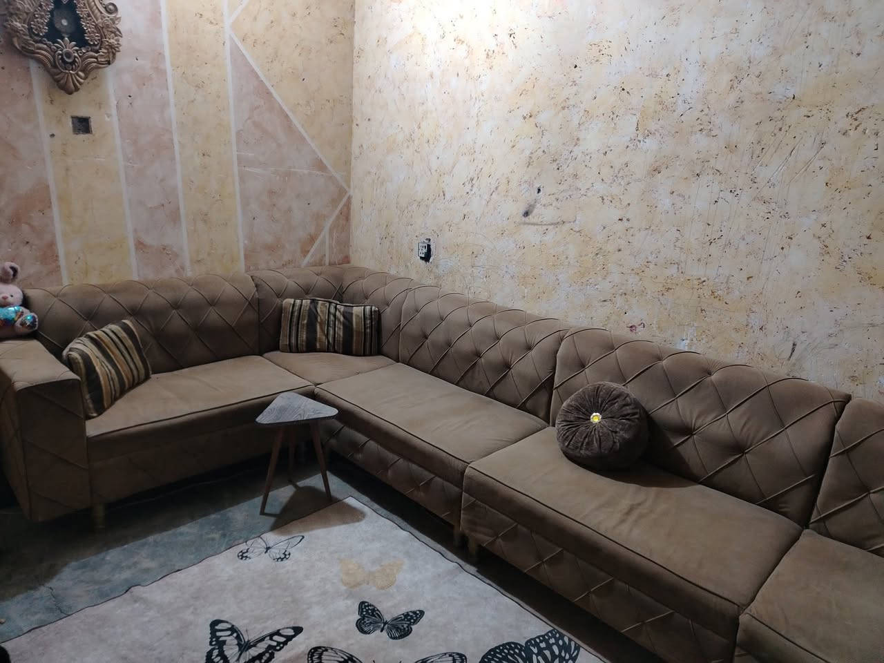 ديوان كويتي • للبيع