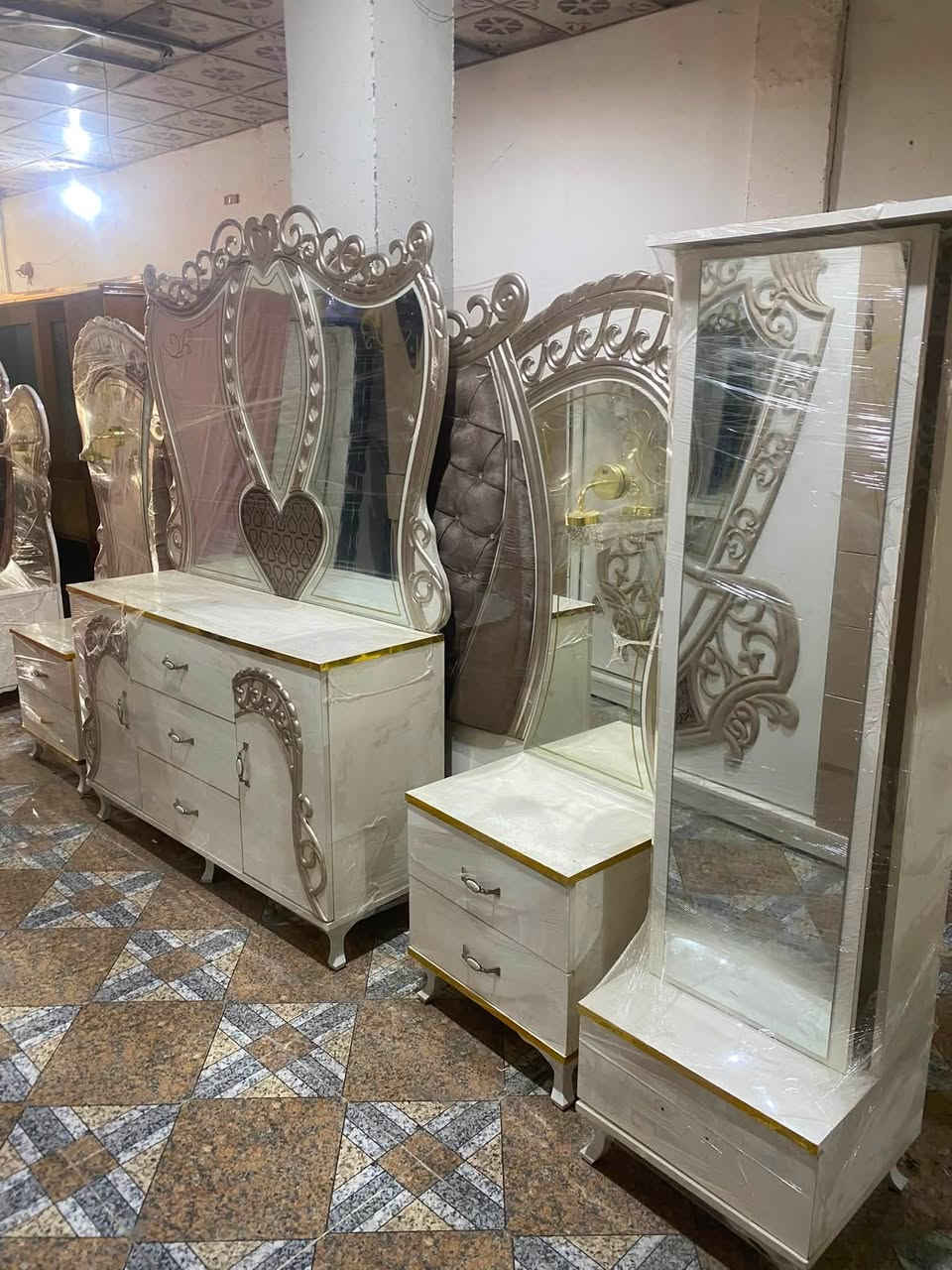 نضافه فول متواجد واتساب ***********او خاص العنوان بعقوبه الرحمه قرب شارع ابو رسول يوجد شد وتنصيب مجاناً
