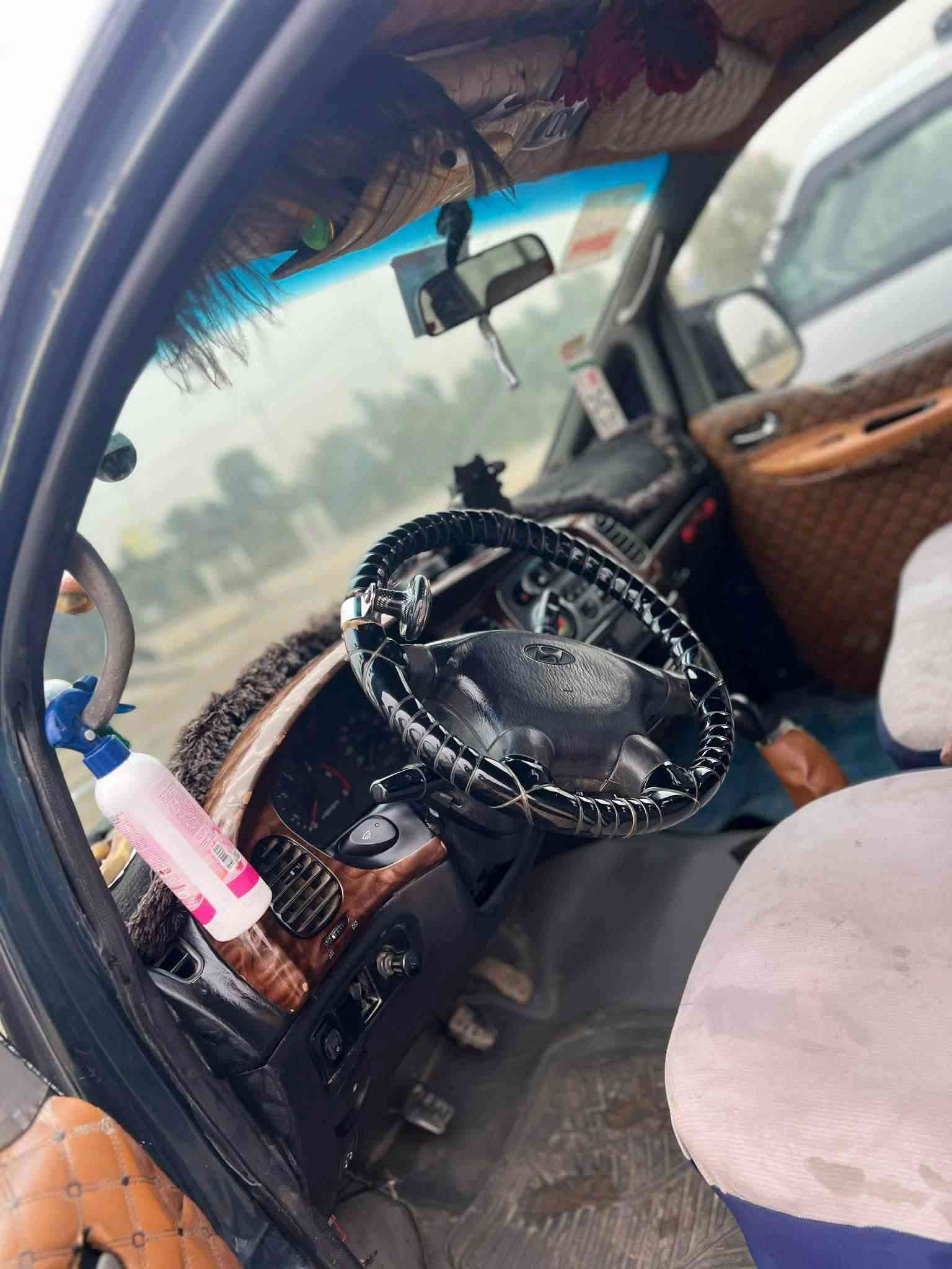 ٢٠٠٠ • انكليزي ١١ راكب • ديالى