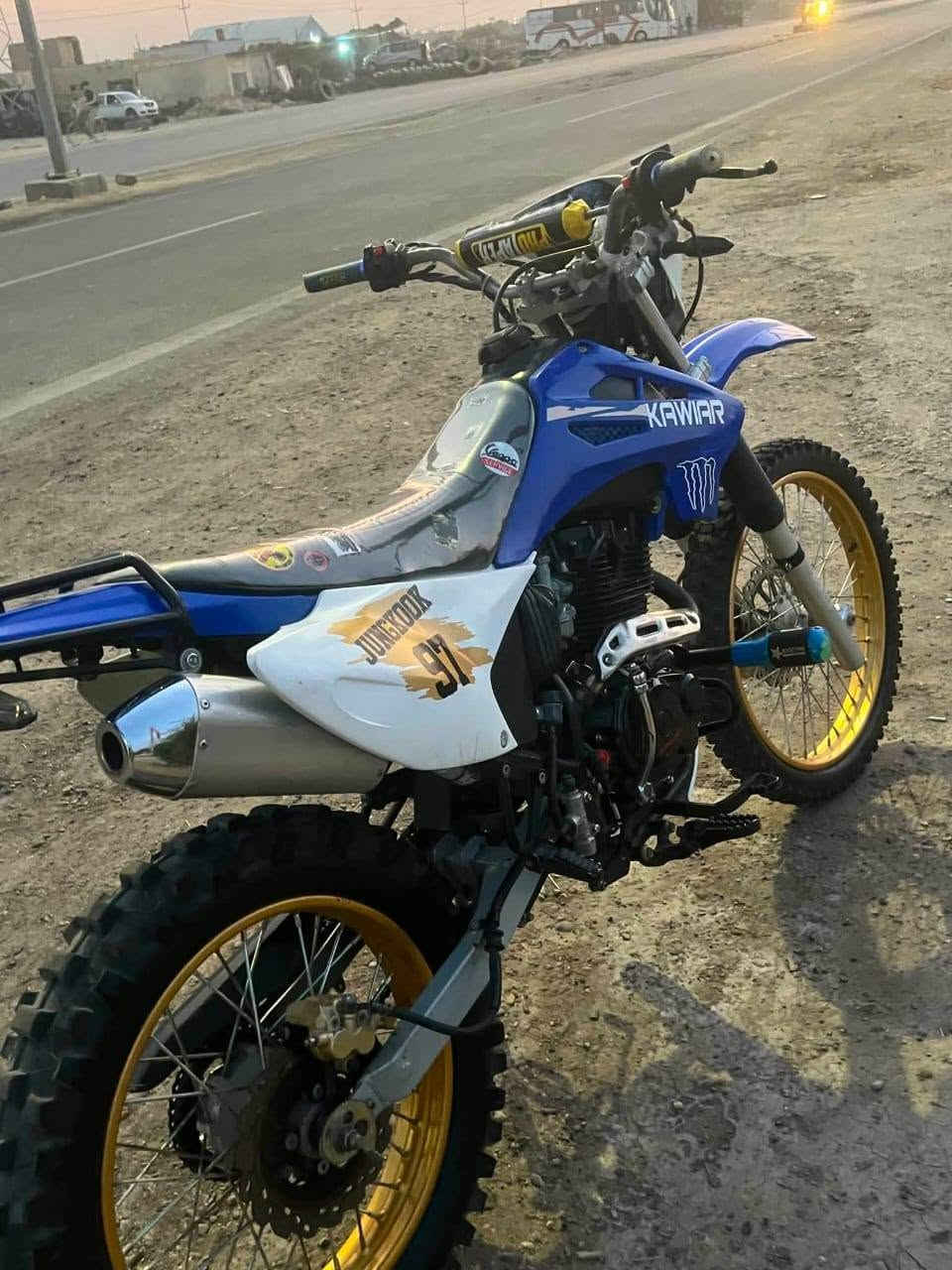 قفاز مكينه300سيسي سعر مليون ١٥٠ وبيها مجال ناصريه مركز ***********
