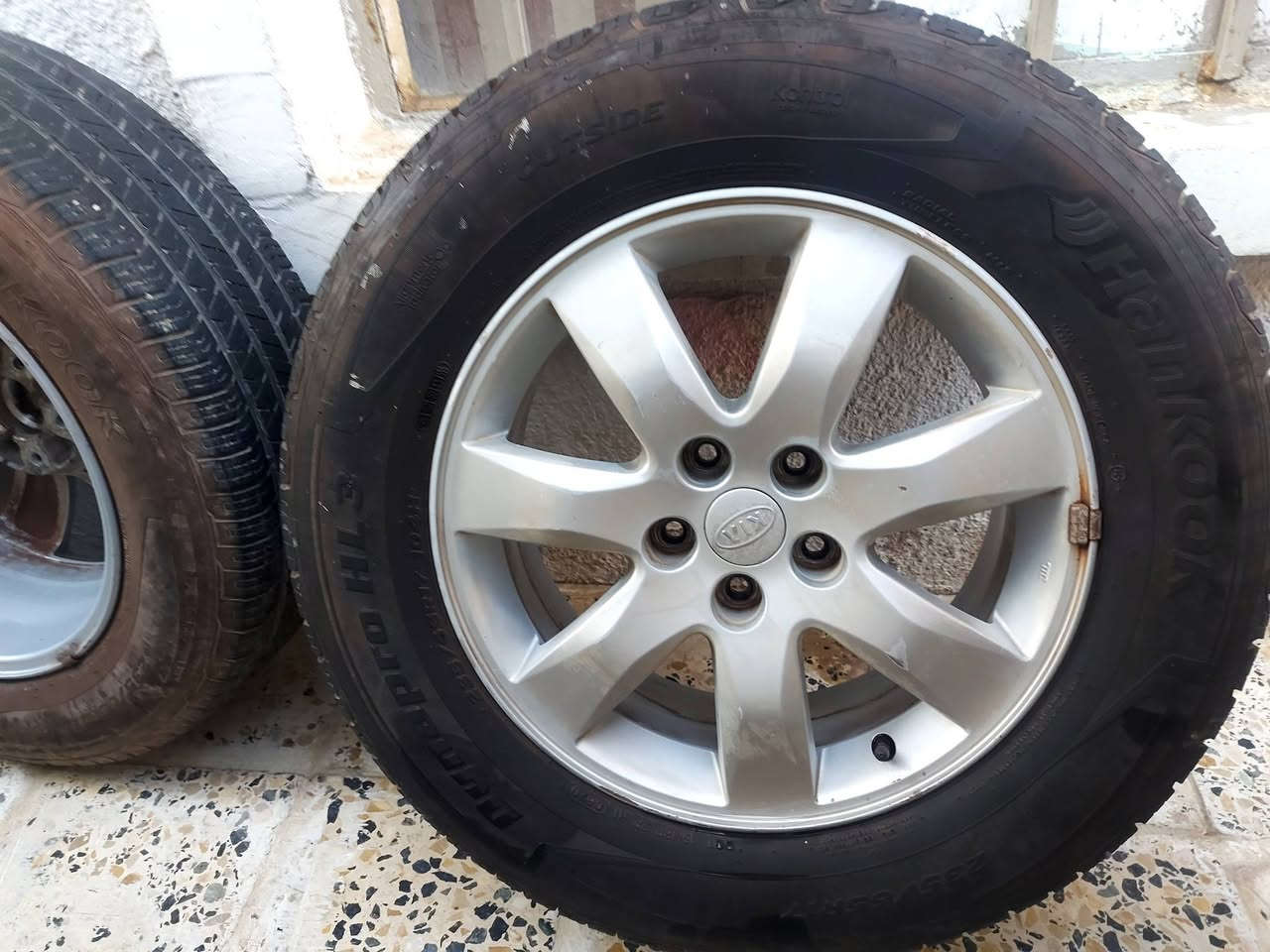 ويل كب بلادي كوري اصلي جاي وي السيارة من كوريا  مع تخم تاير نص عمر سورنتو حجم
R17 235/65
 العنوان ديالى بعقوبة 
التواصل على الماسنجر
