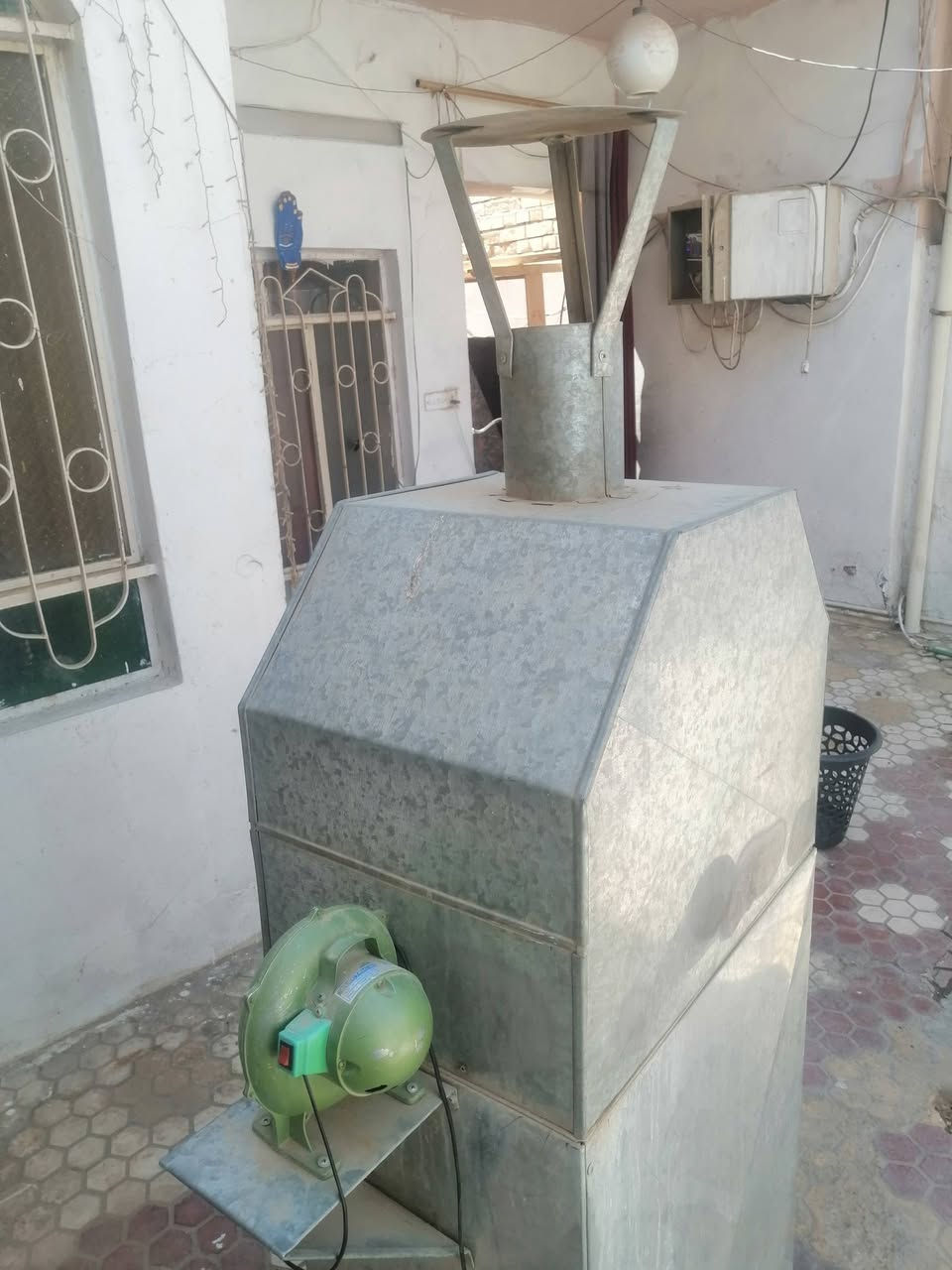 جهاز فحم كهربائي العنوان النجف_حي الزهراء سعر٤٥٠٠٠الف الاستفسار عبر الامسنجر والواتساب***********.
