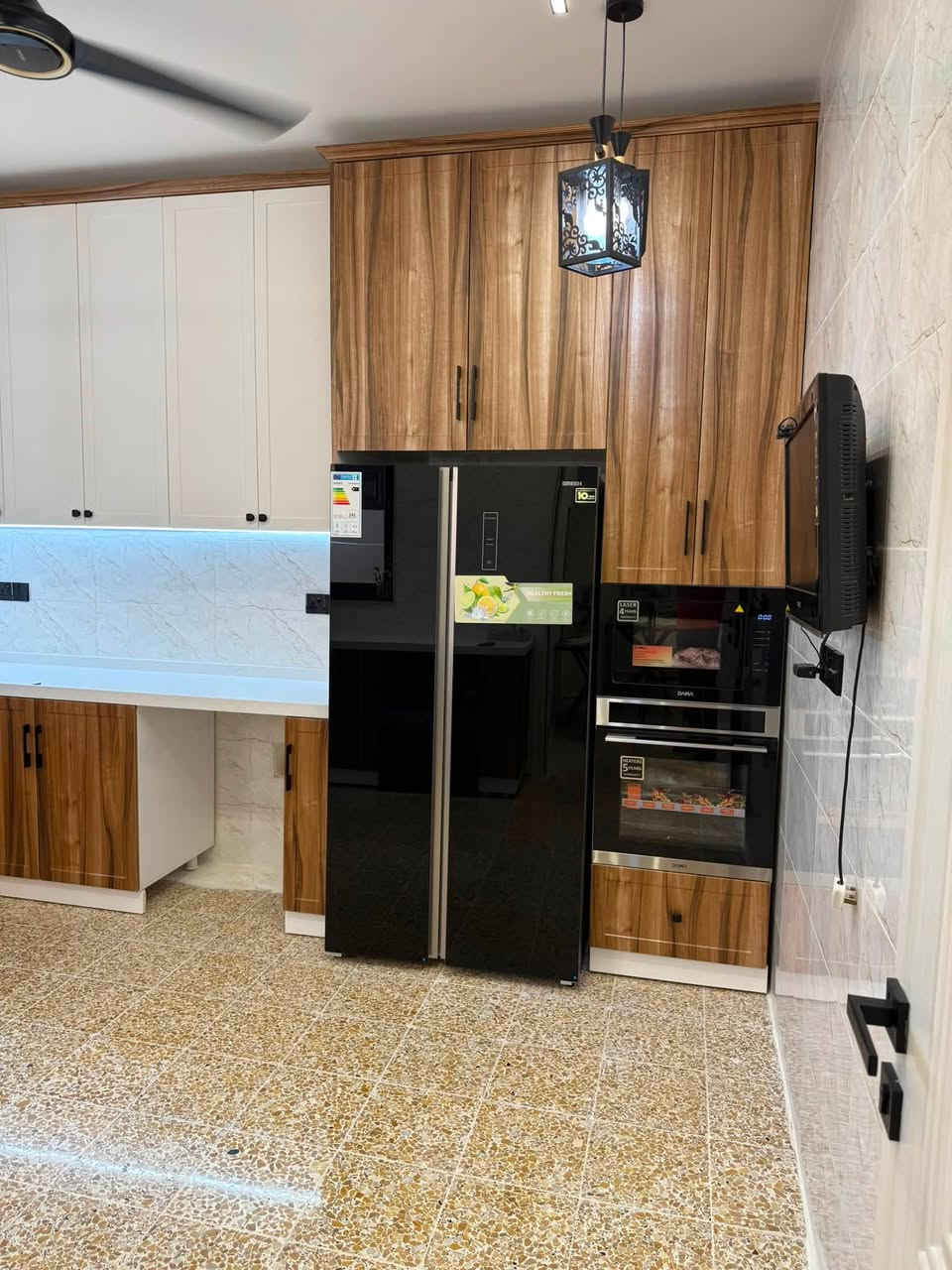 عندما يجتمع الإبداع والفخامة والحداثة في مكان واحد يكون الناتج ( معمل النبع  )للمطابخ التركية

**بمواصفات خشب hdf
 + بالون بريس
                               
                                   🔥🔥 
⁦✴️⁩كما نعلن عن وصول تشكيله جديدة من الالوان تفوق500كود في HDF .  من شركة اوسكار في معمل النبع  بعشيقة  حي الربيع 
***********
***********
