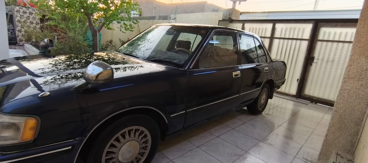 أرنب محرك ٢٥٠٠ مكفول
تبريد تمام
بيهه ضربة بالمدگر الخلفي
كير تمام
السعر ٥٥ ورقة وبيها مجال
رقم بصرة
***********
