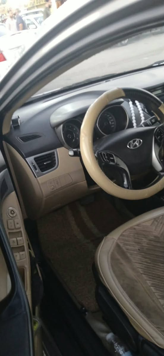 يا الله
هونداي النترا وارد خليجي
محرك 1800 دوش 
فول مواصفات عدا الفتحه
كير ومحرك تبريد ع شرط
مكينه لا تبخير ولا تنقيص
شاشه + كاميرا 
حساسات خلفيه 
تحكمات جهتين
كير اؤتو + كير عادي
حداديه جديده 
بيها فقط باب خلف السائق مبدل
ونص الجاملغ الخلفي صبغ
وبيها بارد قليل
رقم نجف الماني بعده مامنتهي
سعر 90 وبيها مجال 

***********‬‏
***********
