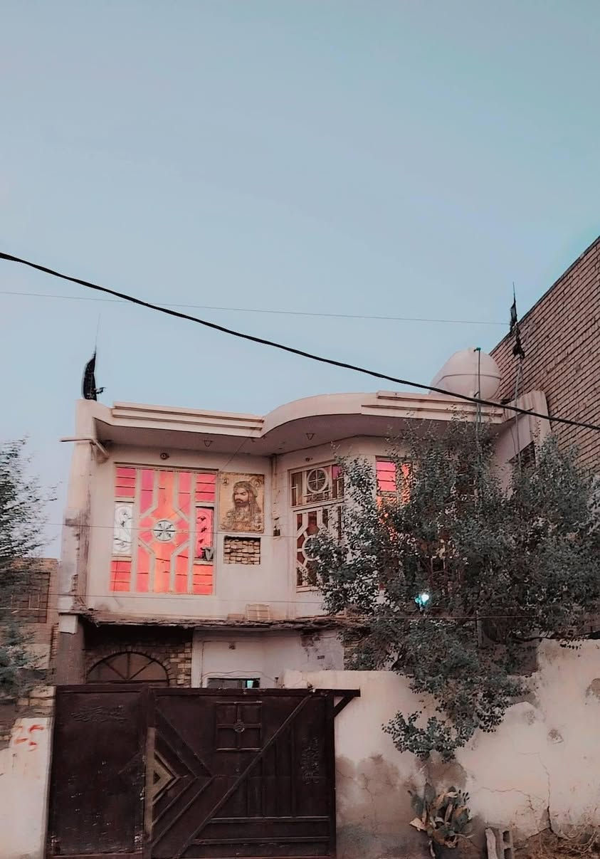 السلام عليكم بيت البيع بالشباب طابو مساحت البيت 150 تصال عله هاذه الرقم ***********
