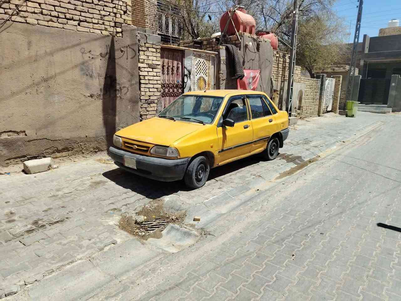 للبيع جوا لسوك تمشي كلشي مابيه براكيت مكفول شخاطه مخطسه موديل ٢٠١١نفخ لسعر ١٢ورقه كوم راعي موجود سنويه نافذه ولشراي يتصل خياس مابيه جديده مكيني تبخر قليل *********** عنوني ميسان قضاء لكحلا
