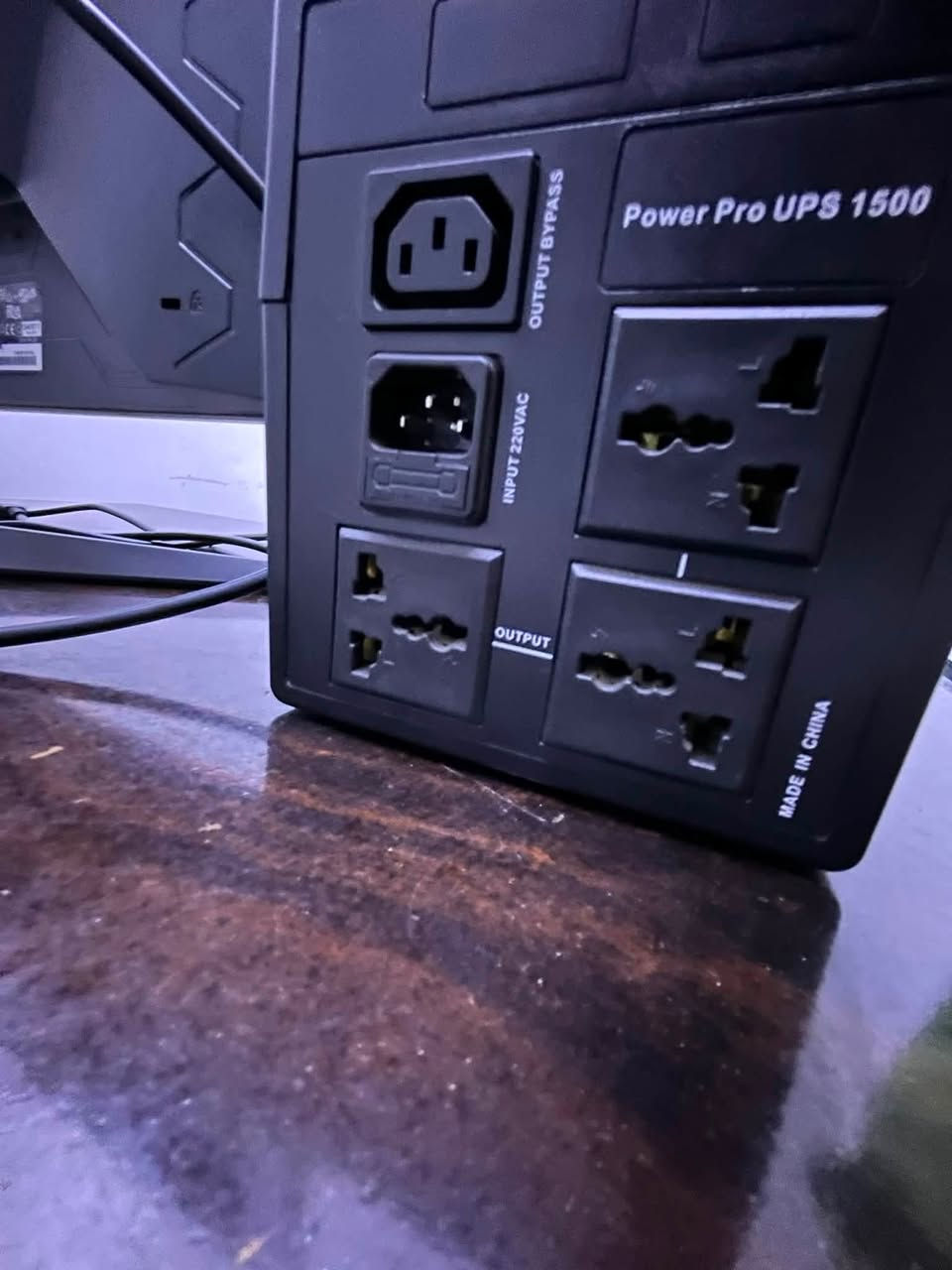 شاشه كيمنك نوعه ASUS
  مواصفاته  +27 نج +فول اجدي +هرتز 180 + fast IPs +1ms
معا ملحقاته اصليه والكرتونه + مع يو بيس شركه Maxama 1500 اوف لاين سعر 225قفل موقع بغداد الدوره للتواصل ***********
