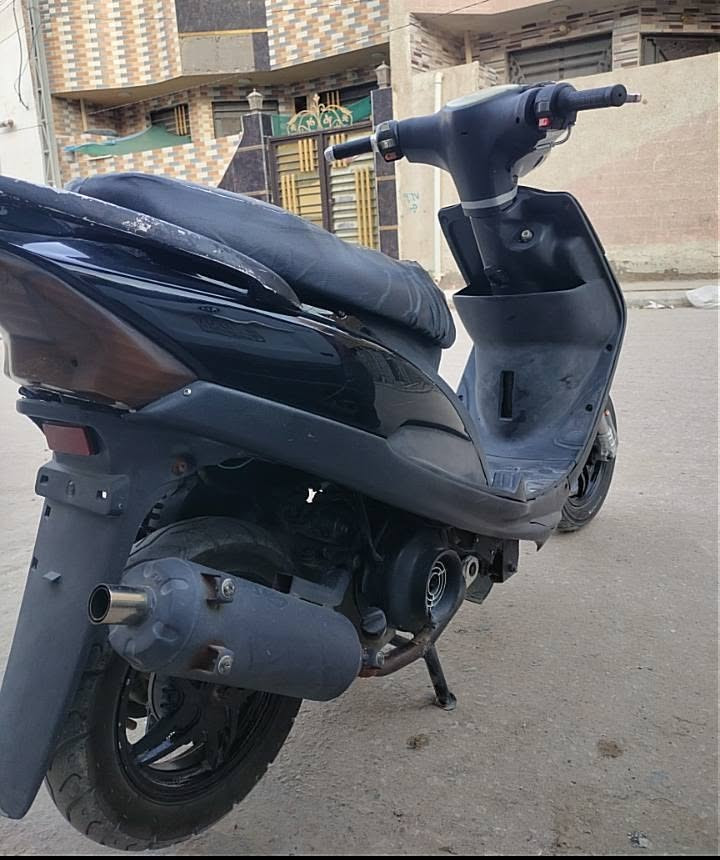 سلام عليكم ماكس عدله للبيع الدراجه نضيفه كهربائيات كلها شغالات سلف هندر شغالات الدراجه ما ناقصها شي السعر 400 وبيها مجال المكان كربلاء البوبيات ***********
