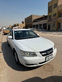سوناتا ٢٠٠٦ خليجي محرك ٦ سلندر مرغوب سياره نظيفه جداً وعليه دامه كامله...