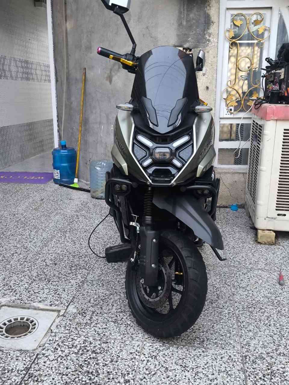 سلام عليكم دراجه فول نضافه اباتشي
8بطاريات ، اي خلل مابيه مكفوله ، 
السعر 1150 وبيه مجال 
مكاني بغداد الغزاليه 

***********
