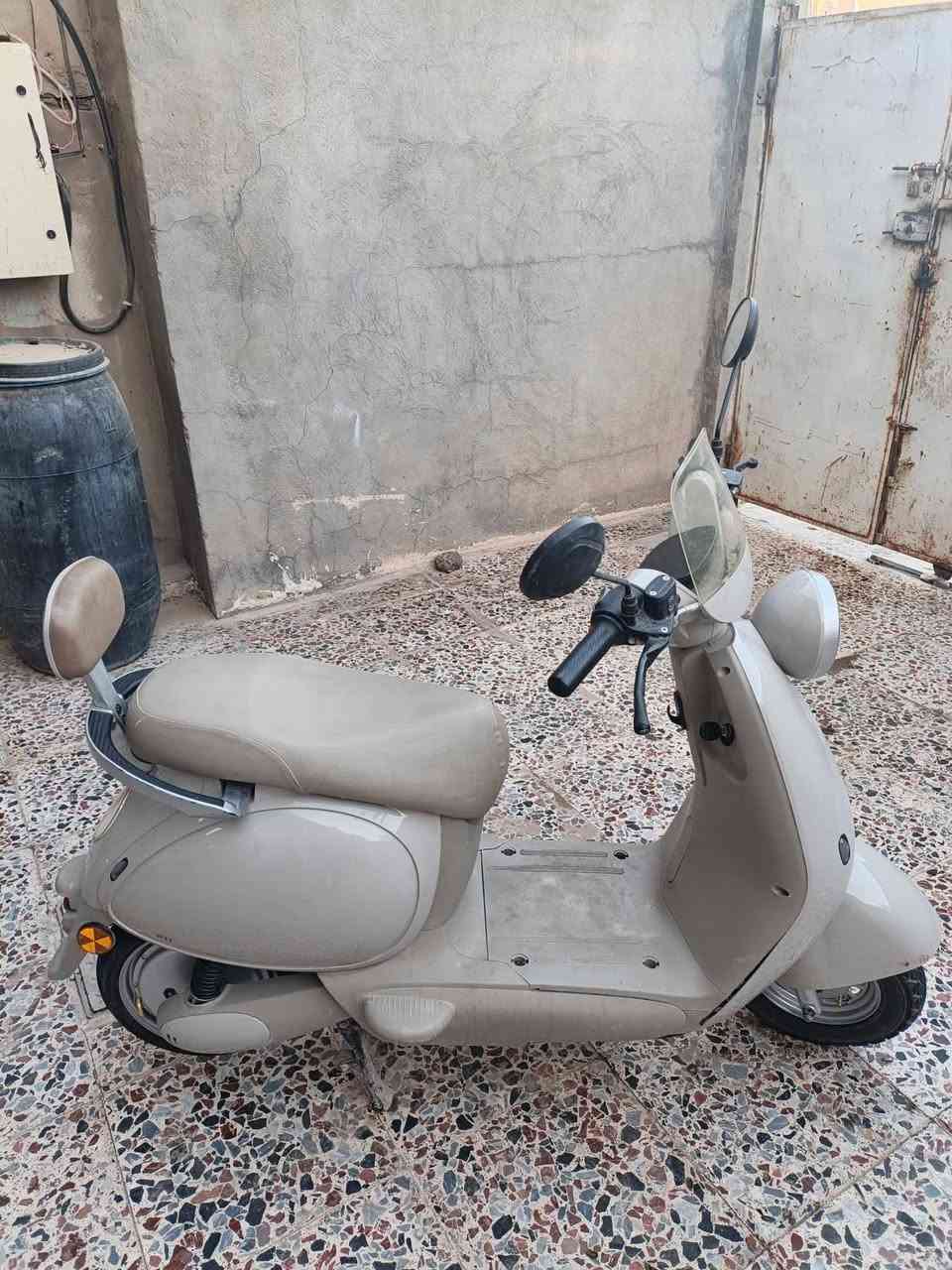 دراجة شحن اربع بطاريات الدراجة نضيفة انضف من الصورة استخدام قليل الموقع تاجي حسن العسكري السعر 350 للتواصل ***********
