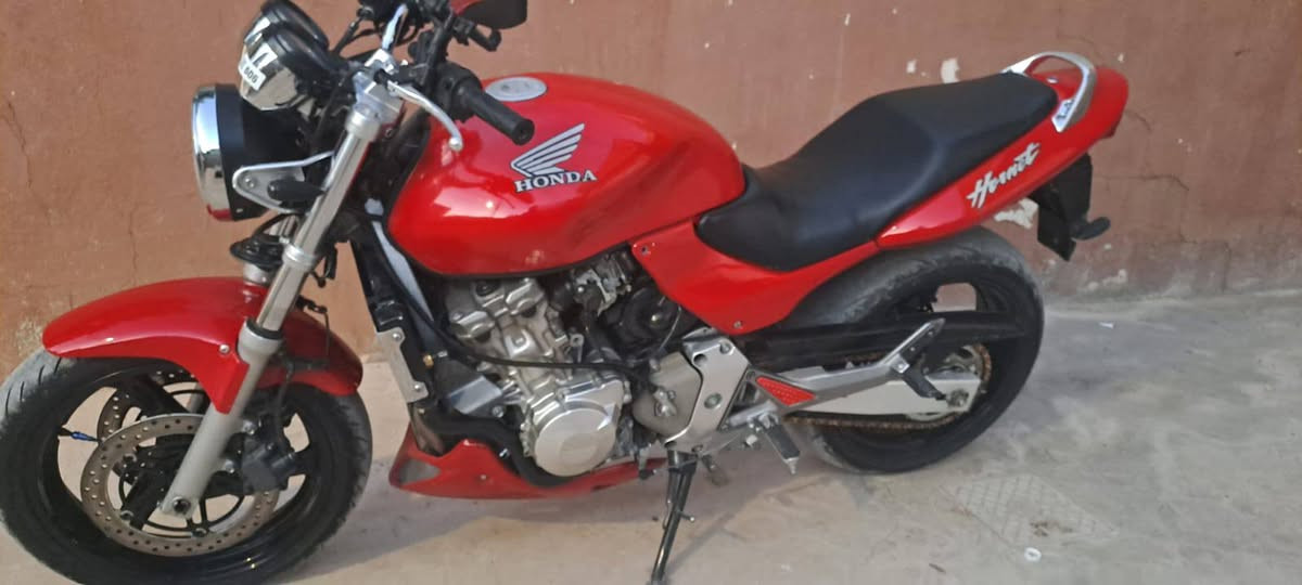 سڵاوی خواتان لی بیت ئەم ماتۆڕە بۆ فڕۆشتن هۆڕنیت ٦٠٠ مۆدیل ٢٠٠٤ هەموو گیانی بەشەرت سیرڤس کامل کرەوە  دینار مەسرەفی تیدا نیە ناونیشان سلیمانی  
ڤایبەر وە واتسئاپ  ***********
