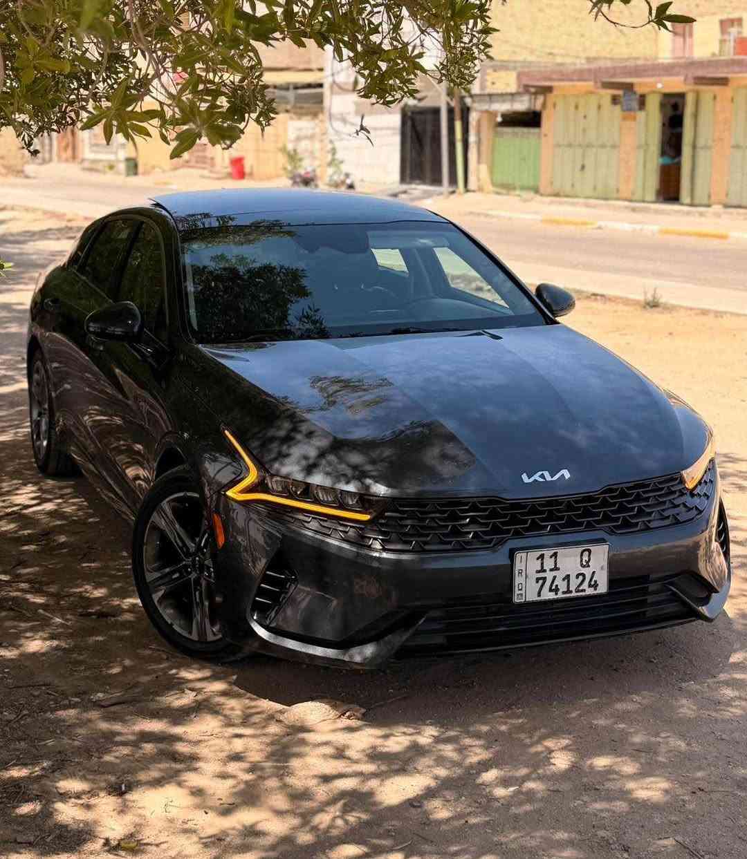كيا K5 2024 للبيع فقط – فئة EX 
اللون فيلي
بجم كبس مكفوله من الشواصي حادث خفيف جداً سوناره موجود ورقم الشاصي 
المواصفات:
* فول اعلى فأه 
* بنوراما
* بصمة + تشغيل عن بُعد
* شاحن موبايل وايرلس
* جلد كامل
* تدفئة وتبريد مقاعد
* قطعتين تبريد
* كاميرا خلفية
* حساسات خلفية
* رادار أمامي + خلفي + جوانب
وبعد هواي مواصفات بعد بيه 
رقم بغداد بأسمي
مكان السيارة كربلاء حي الحسين 
السعر 178 ورقة
للاستفسار الاتصال 
***********
*********** كربلاء, العراق
